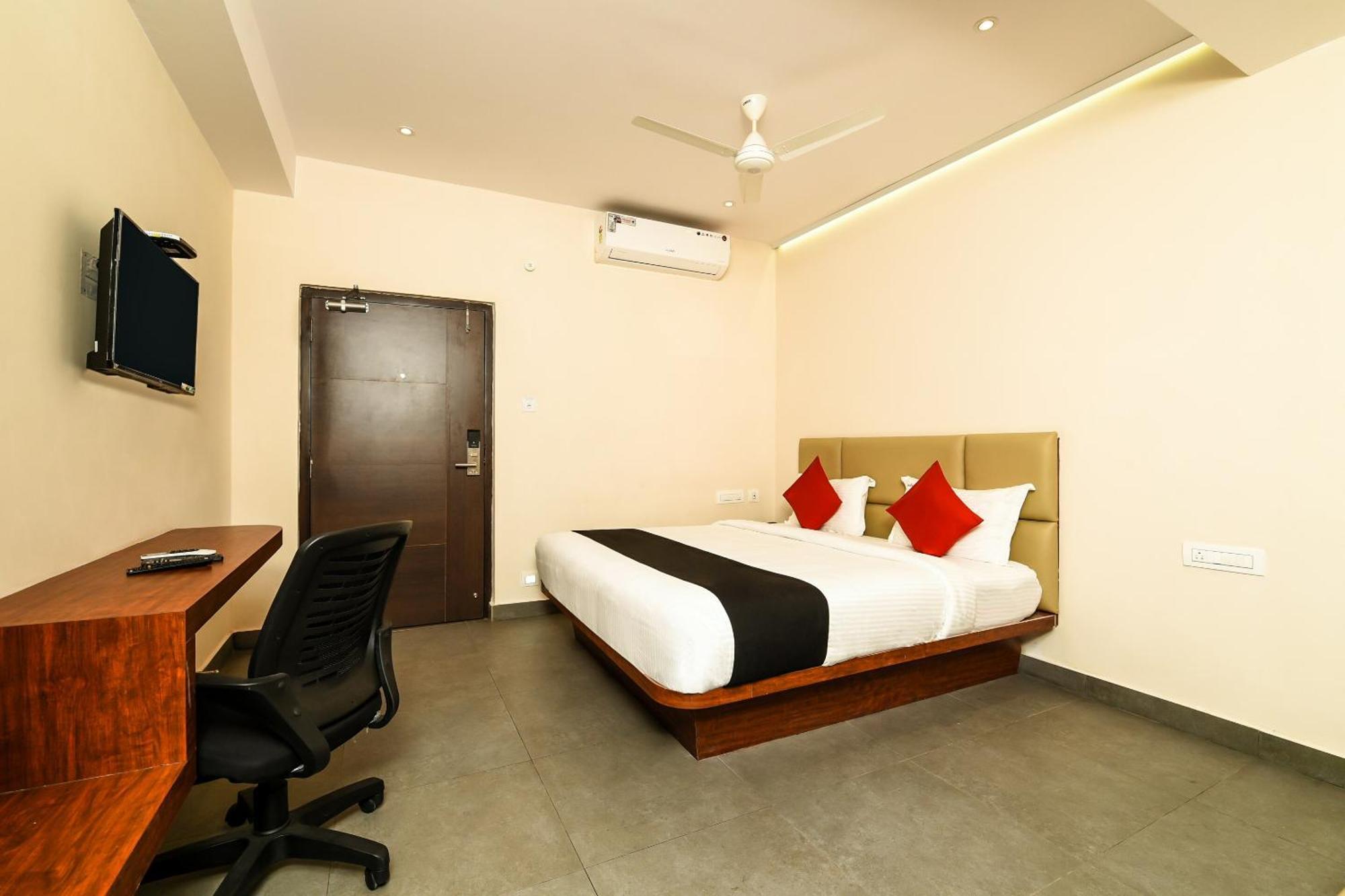 Super Capital O Siddartha Grand Hotel Vijayawāda Екстериор снимка