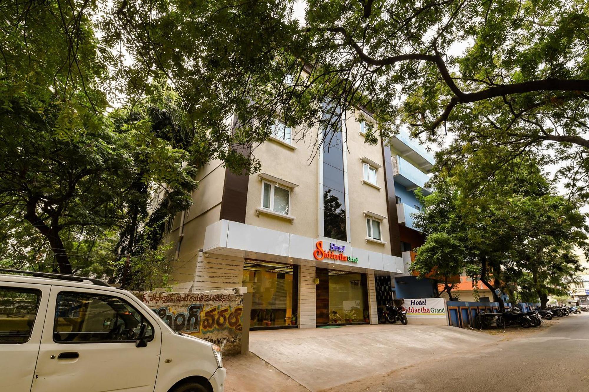 Super Capital O Siddartha Grand Hotel Vijayawāda Екстериор снимка
